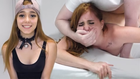 Macetando a bucetinha da ruivinha fodendo com força