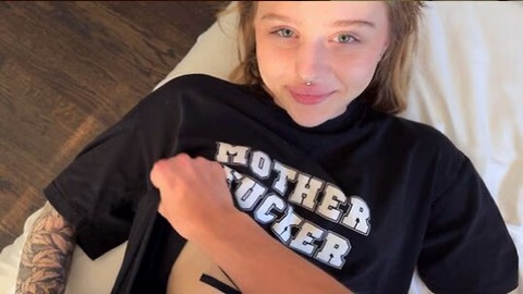 Novinha atrevida, mamou e depois quis levar na bucetinha