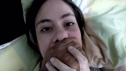 Sexo escondido, entrou no quarto da cunhadinha e comeu ela